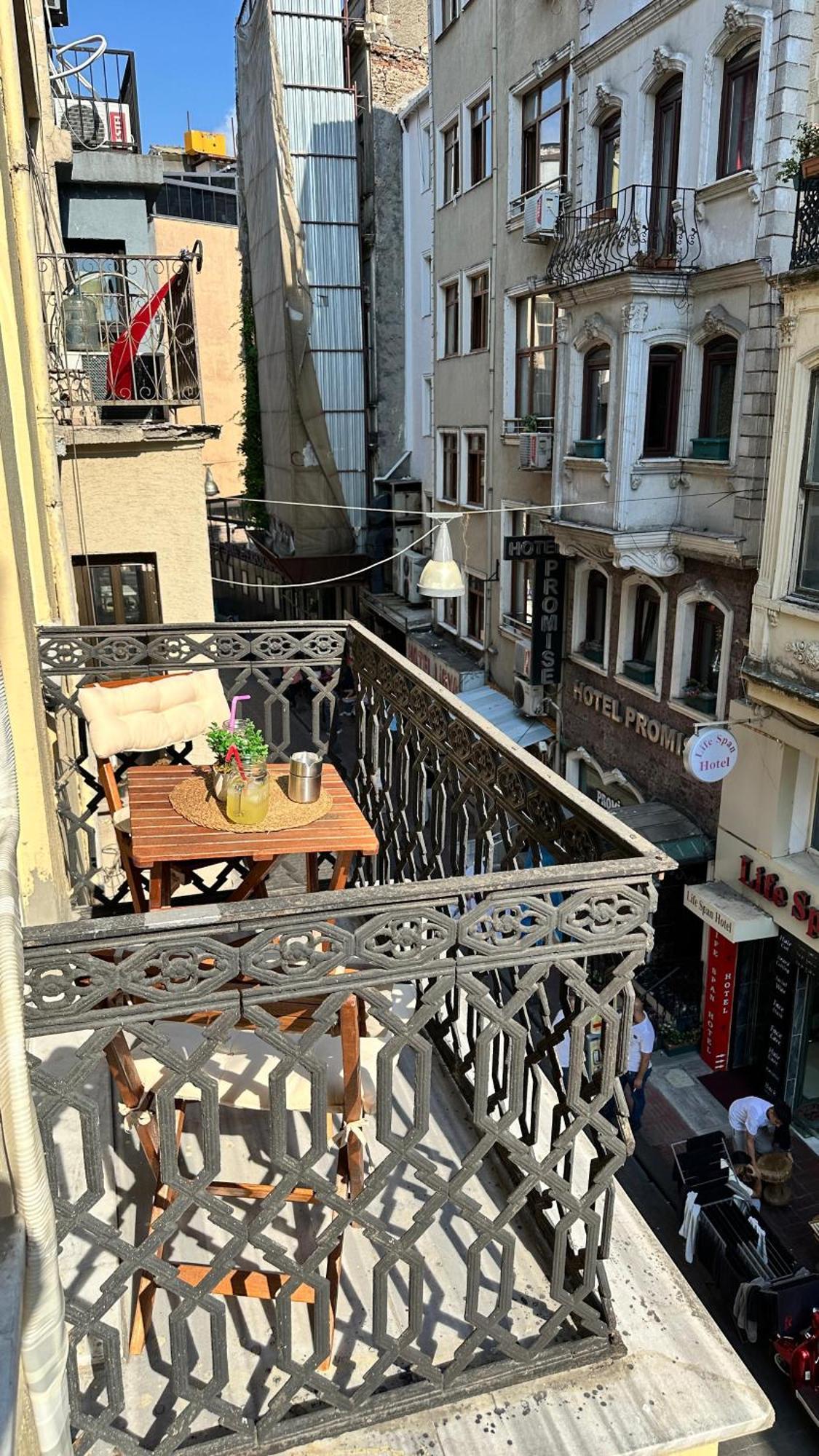 New Pera Aparthotel Istanbul Exterior photo